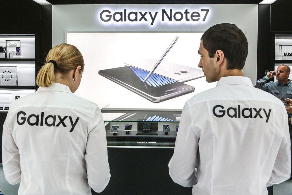 Новый флагман Samsung не оправдал возложенных на него ожиданий