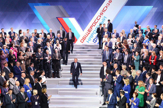До приезда Путина участники обсудили свою деятельность на тематических платформах, а позднее в традиционном формате доложили свои предложения президенту