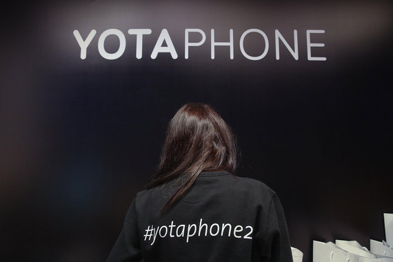 Новая модель YotaPhone может появиться только в следующем году