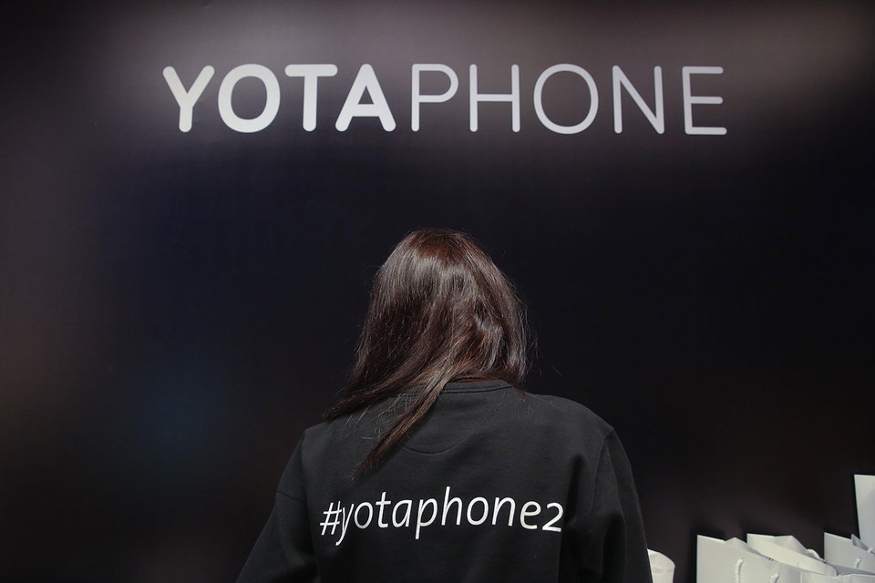 Новая модель YotaPhone может появиться только в следующем году