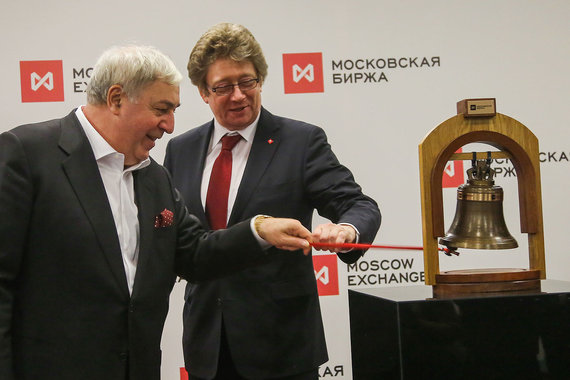 Предправления Московской биржи Александр Афанасьев (слева) и основной владелец «Русснефти» Михаил Гуцериев