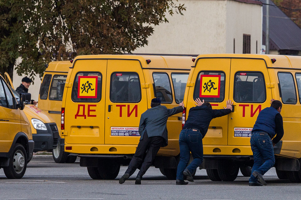 Правительство добавило почти 2 млрд руб. на закупку машин «скорой помощи» и школьных автобусов