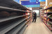 Первыми опустели полки с алкоголем, на него скидки доходили до 50%. Вместе с алкоголем посетители покупали и другие товары