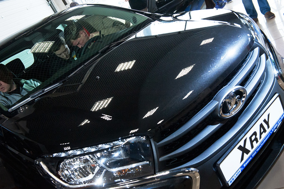 Продажи Lada в России начали расти в июле, несмотря на сокращения рынка