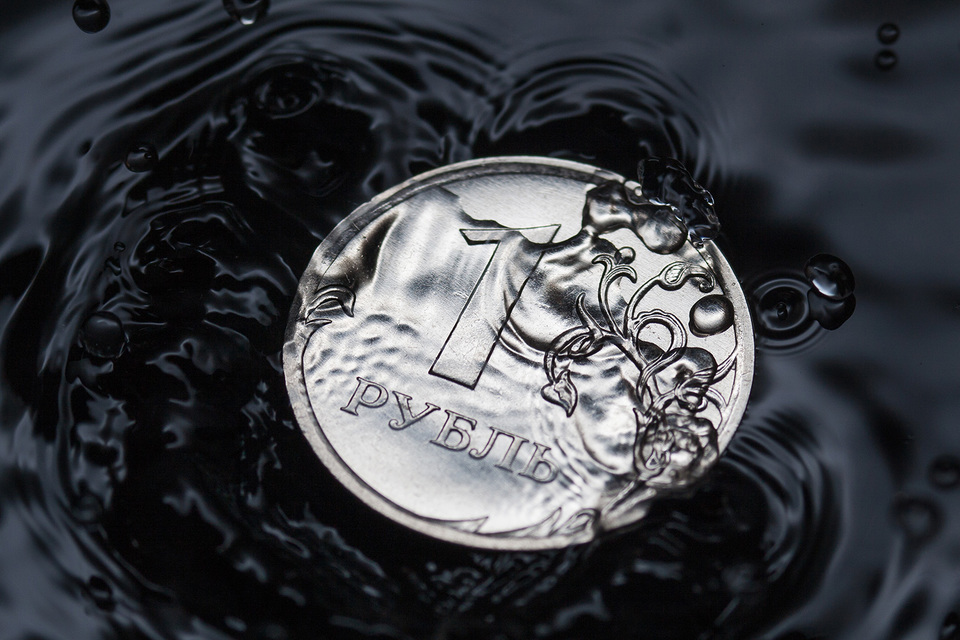 Рубль не угнался за нефтью