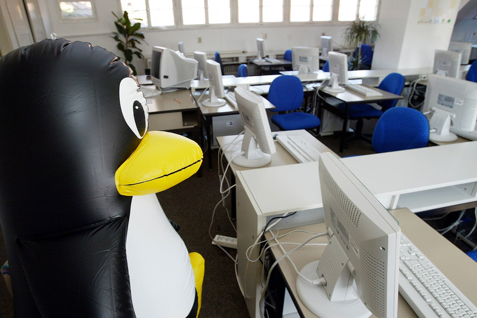 В отличие от других систем на базе Linux, система «Базальт» имеет поддержку с гарантированным качеством, причем оперативную и достаточно продвинутую