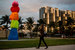 Art Basel Miami Beach - большое событие для всего города, многие галереи и художники устанавливают инсталляции и художественные произведения прямо на улицах