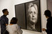 В Майами-Бич завершилась 15-я ярмарка Art Basel. За четыре дня работы ярмарку посетили около 77 000 человек. Смотр собрал 269 галерей из 29 стран. В этом году художники уделили много внимания политике, например, они выражали свое отношение к прошедшим в США выборам президента. На фото: портрет Хиллари Клинтон работы американского художника Карла Хэнделя