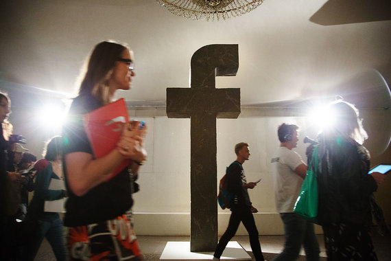 Акционеры Facebook подали иск против компании