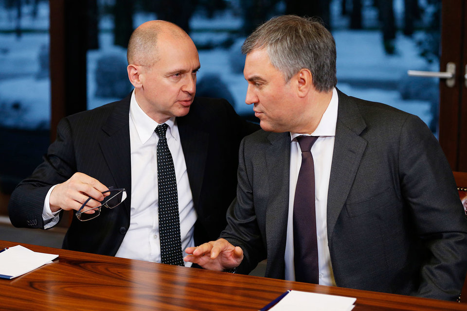 Сергей Кириенко (слева) убедил Вячеслава Володина в необходимости конструктивного взаимодействия Госдумы с Кремлем