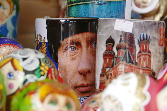 Отношение к президенту Владимиру Путину ухудшилось у трети россиян, но альтернативы ему они не видят, выяснили социологи