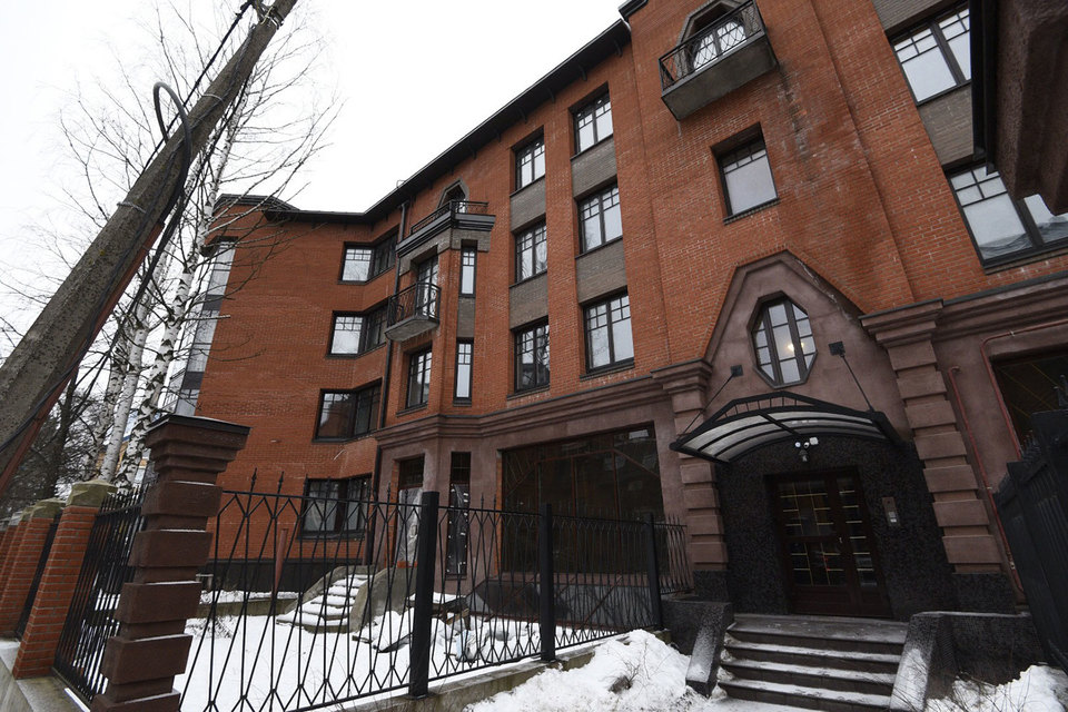 Власти Петербурга решили не сносить построенный без разрешения жилой дом на Горной
