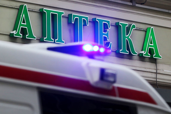 Медведев приостановил продажу непищевых спиртосодержащих жидкостей на месяц