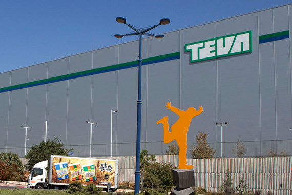 Израильская фармкомпания Teva заплатит крупнейший в отрасли штраф за дачу взяток, в том числе в России.