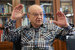 Дмитрий Зимин, основатель «Вымпелкома» и фонда «Династия»:«Представьте, что я прихожу с внуком или правнуком на какое-нибудь публичное мероприятие, которое проводит «Династия». И везде должно висеть объявление, которое предупреждает, что мероприятие проводит фонд Зимина «Династия», являющийся иностранным агентом. Что я могу сказать внуку или правнуку, которые спросят, иностранным агентом какого государства я являюсь?»