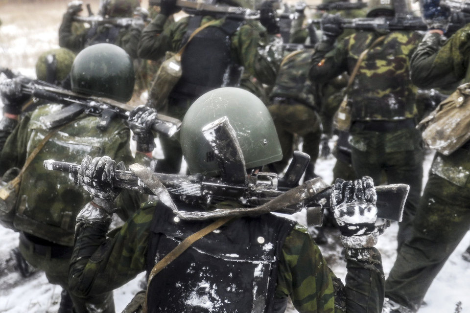 В ответ на усиление войск США в Восточной Европе и конфликт на Украине три новые бригады на западе России планируется увеличить до дивизий