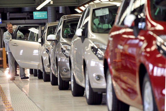 Французские чиновники решили проверить не только техцентры Renault, но и производство