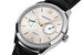 Часы Montblanc Heritage Chronométrie Chronograph Quantième Annuel – хронограф с годовым календарем, который нуждается в ручной регулировке лишь один раз в год, в конце февраля. Вдохновением для создания новой модели послужил один из первых наручных хронографов, изготовленных мануфактурой в 1920-х гг.