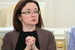 Если отскоки цен на нефть и могут быть, то все же ожидать возврата цен на высокий уровень, который был несколько лет назад, нельзя, передал слова председателя Банка России Эльвиры Набиуллиной «Интерфакс». В качестве позитивных изменений председатель ЦБ отметила снижение зависимости экономики и курса рубля от нефтяных котировок – рост доли нефтяного экспорта в общем российском товарном экспорте уже снизился с 67% в декабре 2013 г. до 48% в декабре 2015 г. Однако, полагает Набиуллина, нужны структурные меры по диверсификации экономики и дальнейшему снижению этой зависимости