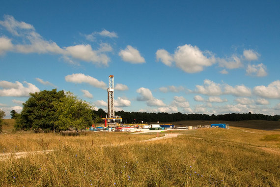 Крупнейшие производители сланцевой нефти США снижают инвестиции, не выдержав низких цен на нефть