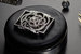 Мастерам Chanel удалось разместить механизм под камелией