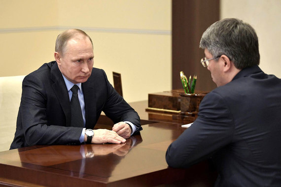 Владимир Путин принял отставку главы Бурятии Вячеслава Наговицына