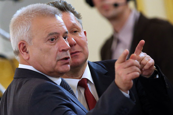 До сих пор Вагит Алекперов (на снимке слева от предправления «Газпрома» Алексея Миллера) ни разу публично не предлагал что-либо изменить на российском газовом рынке