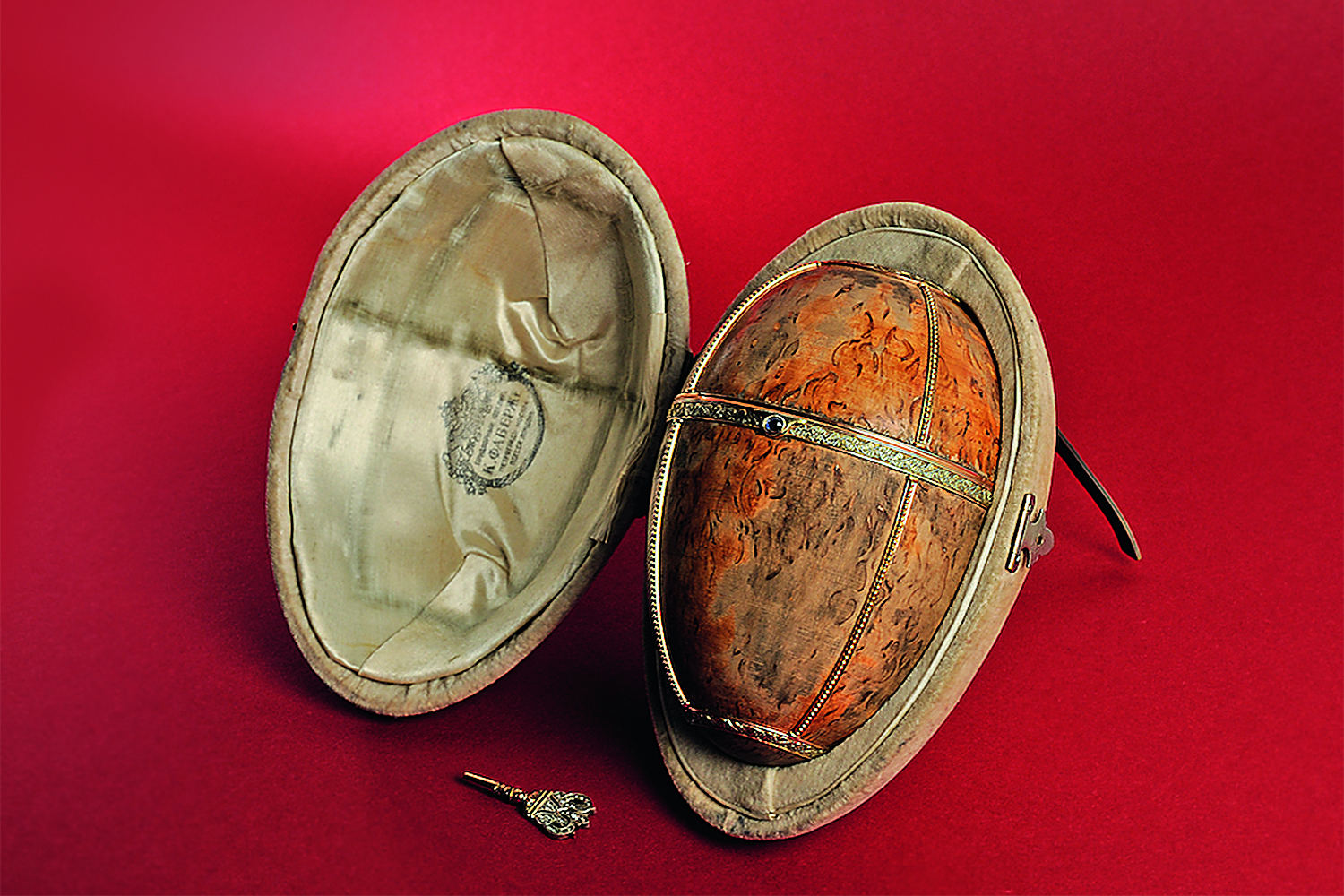 Пасхальные яйца – самые известные изделия Фаберже (на фото – яйца из березы)