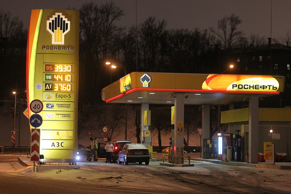 Нефтяные компании поднимают цены на бензин
