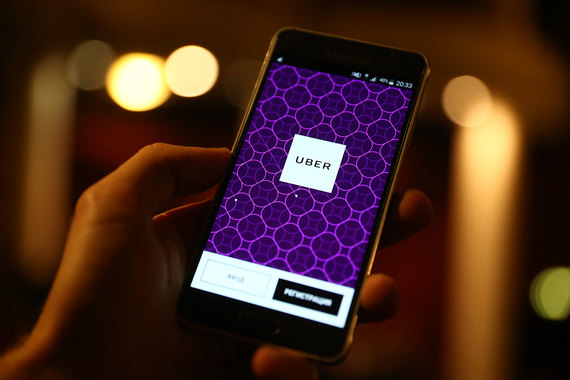 Uber запускает в России сервис доставки еды из ресторанов с помощью своего приложения