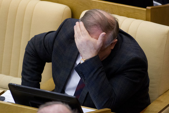 Правительство одобрило предложение сенаторов удлинить срок их полномочий так, чтобы они не лишались прибавки к пенсии