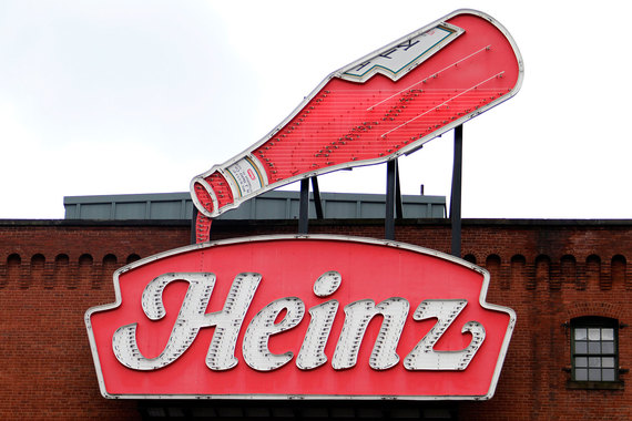 Американская Kraft Heinz в пятницу сообщила, что сделала предложение о слиянии с европейским потребительским гигантом Unilever
