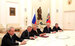 17 февраля 2017 г. Владимир Путин собрал досрочно уволившихся губернаторов. Он объяснил им, что их отставка – естественный процесс, и попросил помочь преемникам. На фото экс-руководители Пермского края Виктор Басаргин, Бурятии – Вячеслав Наговицын и Карелии – Александр Худилайнен, а также бывшие губернаторы Новгородской и Рязанской областей Сергей Митин и Олег Ковалев