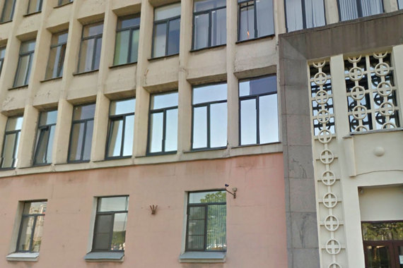 Здание было построено в 1961 г., а в 2005 г. в нем был проведен капитальный ремонт