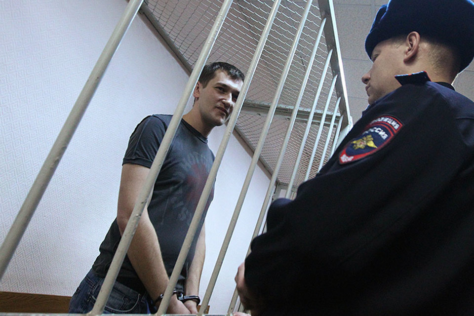 30 декабря 2014 г. Алексей и Олег Навальные были признаны виновными в мошенничестве и легализации денежных средств. Олега приговорили к 3,5 года колонии общего режима