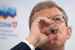 Налогообложение роботов руководитель совета Центра стратегических разработок Алексей Кудрин назвал «не самой правильной идеей», а также отметил, что «роботы бывают разными и нужно будет определить единицу измерения», передает «Интерфакс»