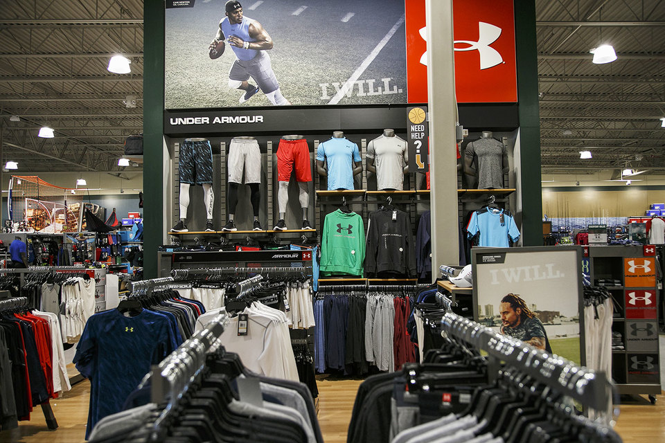 Продажи Under Armour за 2016 г. выросли почти на четверть благодаря экспансии в страны Европы и Азии