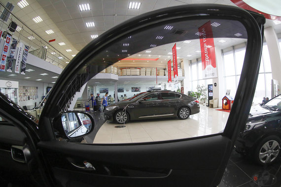 Продажи импортных автомобилей в этом году могут впервые вырасти после четырех лет падения, считает PwC. Автоконцерны уверяют, что сосредоточены на локализации производства