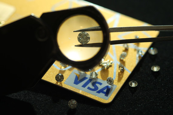 Visa разрабатывает новую технологическую платформу под программу привилегий для держателей премиальных карт, рассказал директор департамента новых продуктов Visa в России