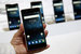 Также HMD показала три модели на базе Android – Nokia 6 с 5,5-дюймовым экраном (на фото), Nokia 5 с 5,2-дюймовым экраном и Nokia 3 с 5-дюймовым экраном. Новинки будут стоить от 200 евро (12 300 руб.)