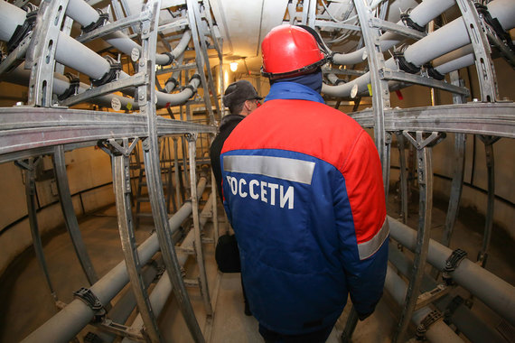 «Россети» заработали рекордную прибыль, переоценив акции распределительных компаний и ФСК. Те сильно подорожали в 2016 г., так как инвесторы ждали щедрых дивидендов