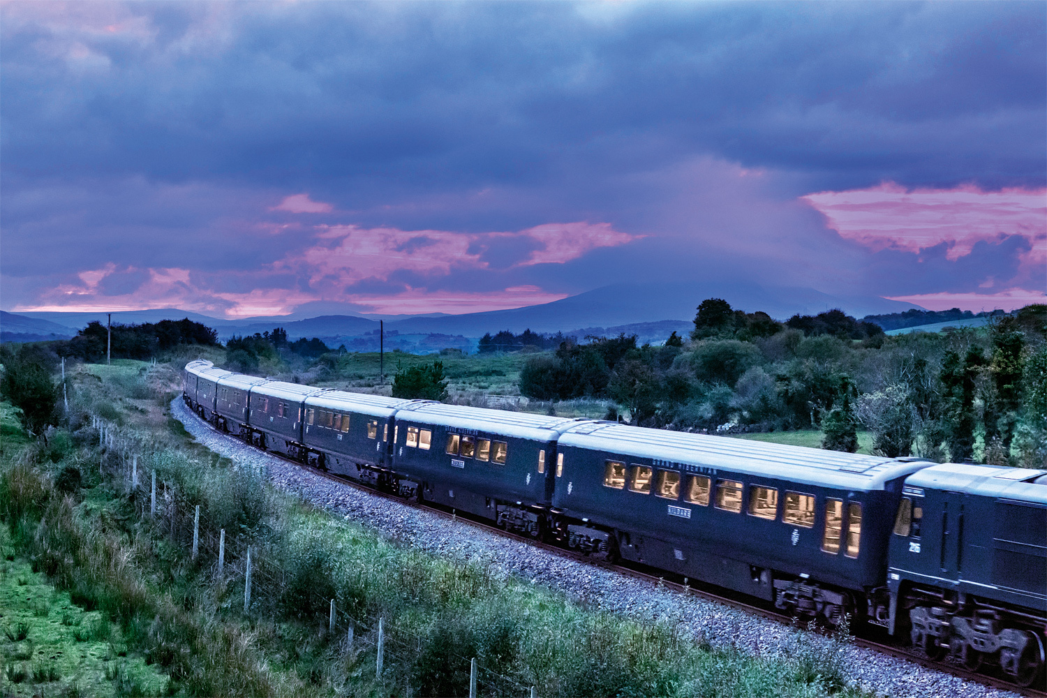 В свой первый рейс Belmond Grand Hibernian отправился в августе 2016 г.