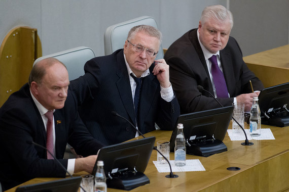 Сергей Миронов предложил Владимиру Жириновскому и Геннадию Зюганову (справа налево) объединить усилия на осенних губернаторских выборах для возвращения на них здоровой конкуренции