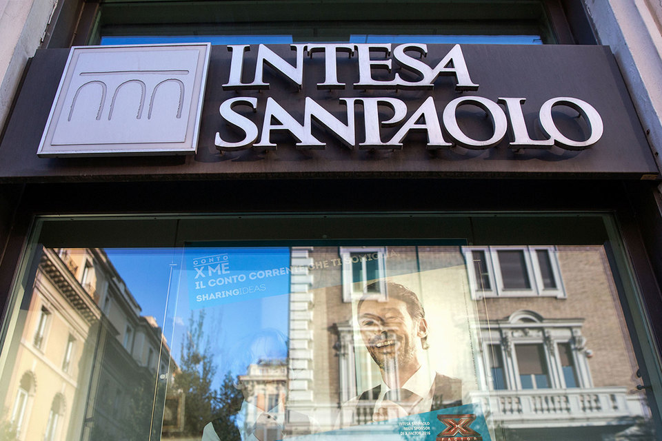 Выдача банком Intesa Sanpaolo кредита на сумму 5,2 млрд евро для финансирования покупки 19,5% «Роснефти» не противоречит санкциям ЕС в отношении России