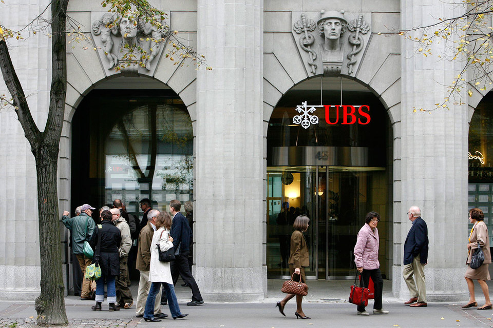 UBS Financial Services уговорила Росадо вложить все сбережения в фонды муниципальных бондов