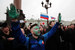 Собравшиеся требовали освободить Алексея Навального, который был задержан по пути на аналогичную акцию в Москве