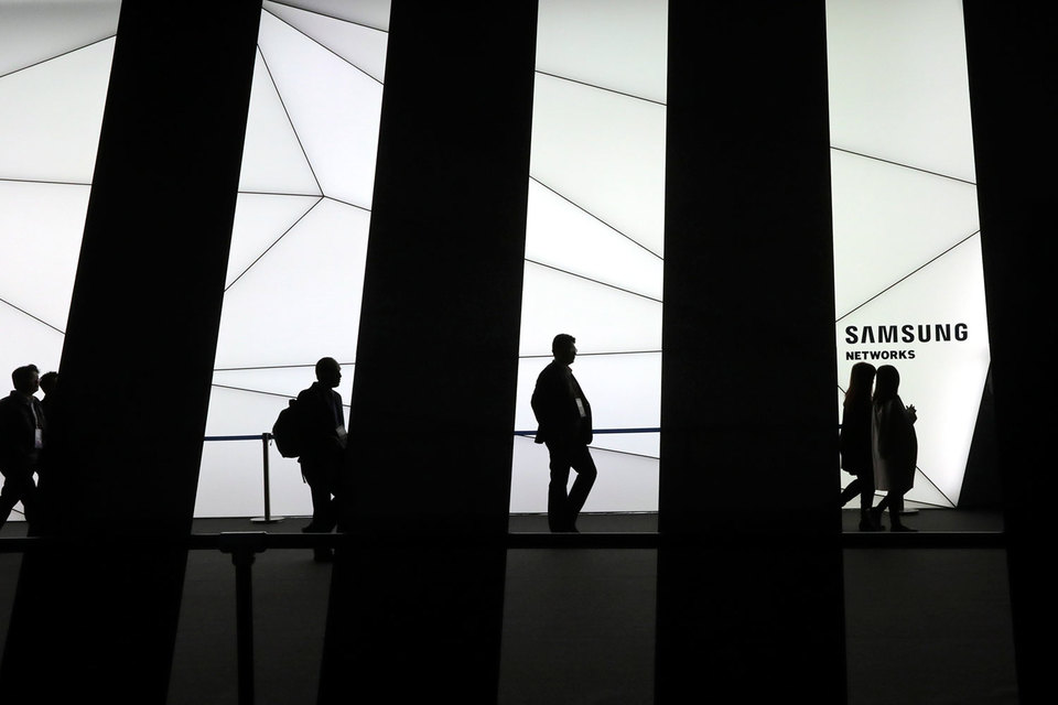 В ноябре руководство Samsung Electronics сообщило о привлечении сторонних консультантов для оценки возможности превращения конгломерата в холдинг