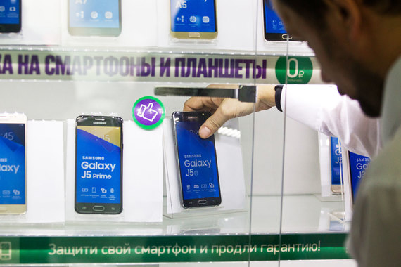 Рост доли Samsung в феврале обусловлен успехом нового модельного ряда смартфонов Galaxy A 2017, а также проведением эффективных маркетинговых кампаний в рознице