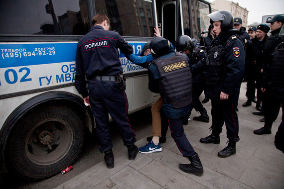 Участников протестов пока наказывают только по административной линии