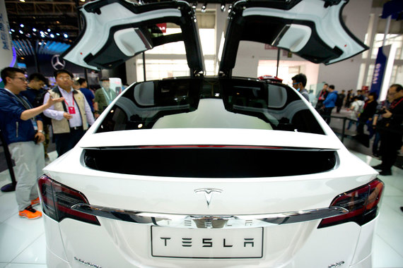 Tesla пока остается убыточной и обремененной крупными долгами